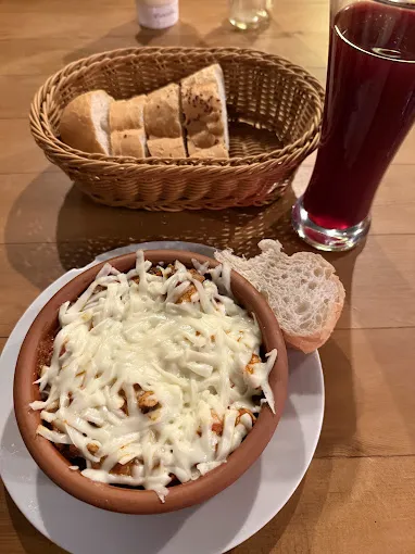Mom Eve Restaurant & Pub Wine House